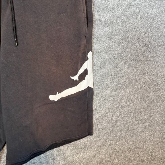 Jordan Shorts Mens Medium Black Fleece Sweatshorts Distressed Casual - Picture 3 of 7